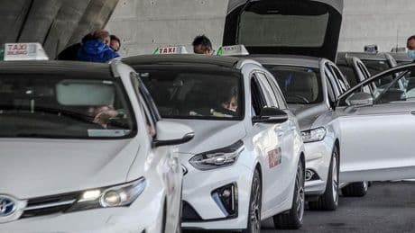 Todos los taxistas de Bizkaia y los que libren en Bilbao podrán operar en Loiu por la final de la Europa League