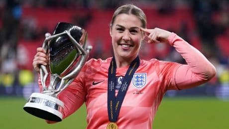 Why has Mary Earps retired from the England national team?