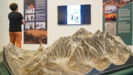 Medio siglo de la «histórica» expedición Tximist al Everest: 13 millones de pesetas, piolets de madera y unas bombonas defectuosas