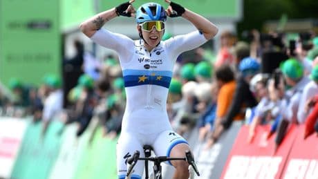 Demi Vollering pakt eindzege in Catalonië, Lorena Wiebes blinkt in Groot-Brittannië uit met verschroeiende sprint