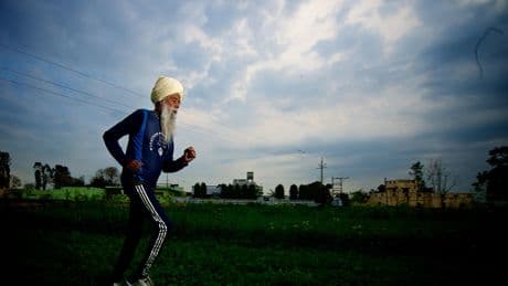 Muere atropellado a los 114 años Fauja Singh, el maratoniano más longevo