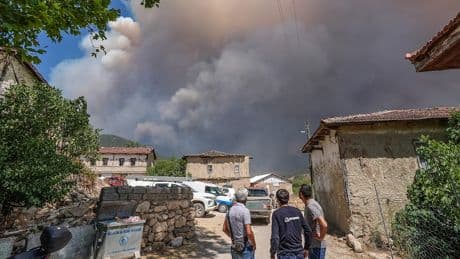 Sakarya yangını durdurulamıyor: Bilecik'e sıçradı