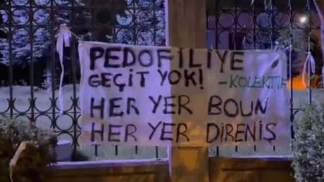 Diyanet İşleri Başkanlığı'na pankart: "Her yer BOÜN"