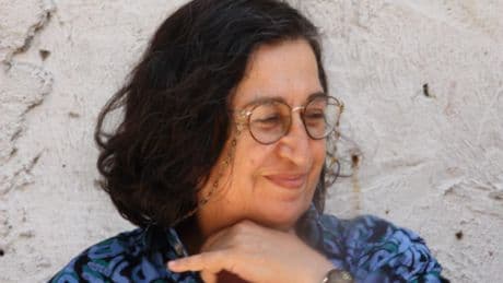 "Sennur Sezer, şiirini kağıt üzerinde bırakmadı, dayanışma sofralarına taşıdı"