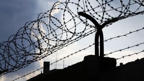 Toulon, Nanterre... Plusieurs prisons visées par des incendies et des tirs cette nuit