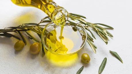 Teuer kann einpacken: Dieses Supermarkt-Olivenöl ist Testsieger