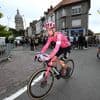 Van den Berg eerste Nederlandse uitvaller in Tour: 'Te veel last na val in eerste rit'