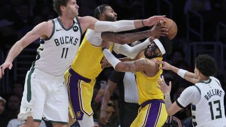 Clippers agree to two-year deal with Brook Lopez