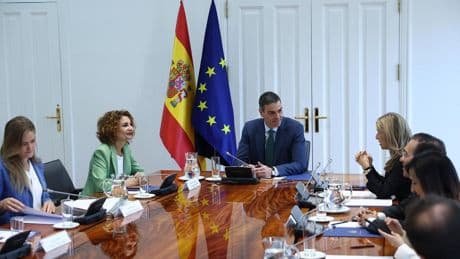 Última hora sobre la actualidad política y las reacciones tras el apagón, en directo