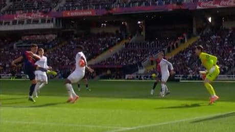 La mano de Tchouaméni en el Clásico de la que el VAR avisó, y aun así no fue penalti