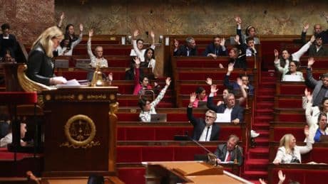 DIRECT. Débat sur la fin de vie : posez vos questions, la rédaction de « La Croix » y répond