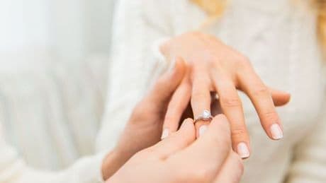 Ernest Jones axes massive £1,250 off ‘captivating’ platinum diamond engagement ring