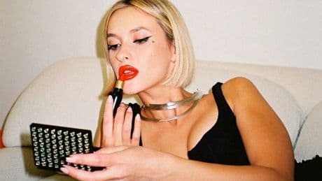 Ruby Mazuel, la make-up artist des stars qui réinvente un métier dans l’ombre