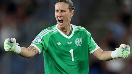 DFB-Torhüterin Ann-Katrin Berger: Paraden aus Titan