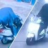 KIJK | Stier rijdt in India met scooter weg en crasht tegen muur