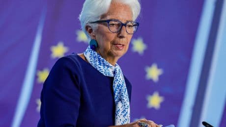 Lagarde: si Trump toma el control de la Fed, es "un peligro muy serio" para la economía