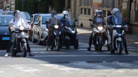Dopo le auto i "centauri" nella giungla green solo e-bike senza regole