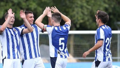 La Real Sociedad derrota al Pau en el primer partido de la pretemporada gracias al balón parado (2-0)