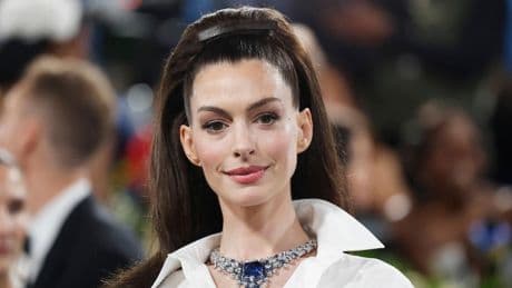 Met-Gala Auftritt: Anne Hathaway, sind Sie es? Vorher-Nachher-Vergleich nach Gesichts-Verjüngung