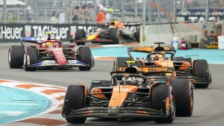 Gp Miami, Sprint Race: Norris beffa Piastri, Hamilton terzo. Antonelli sfortunato, Leclerc out nel pre-griglia