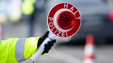 Polizeieinsatz: Mann mit "sprengstoffverdächtigem Gegenstand" gestoppt