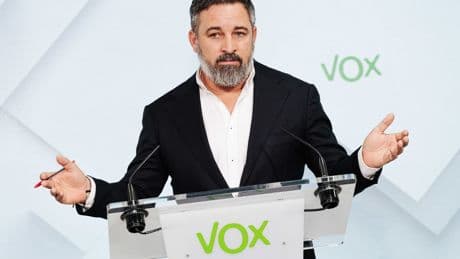 El avance de Vox en  las encuestas vuelve  a radicalizar al PP