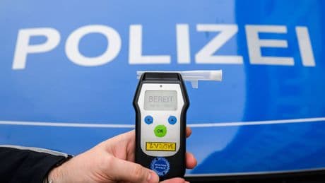 Drei Strafverfahren: Autofahrer zweimal an einem Tag betrunken am Steuer erwischt