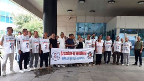 Sağlık emekçileri Mersin Şehir Hastanesi önünden seslendi: KÇP’yi taleplerimiz doğrultusunda imzalayın