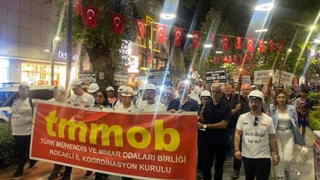 17 Ağustos depreminin yıl dönümünde Gölcük'e yürüyüş yapıldı