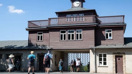 Kufiya als Israel-Protest: OVG: Gedenkstätte Buchenwald darf Zutritt mit Palästinensertuch verweigern