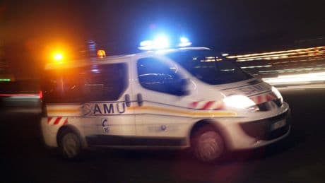 Twee doden bij aardverschuiving op drukke weg in Frankrijk: rotsblok valt op passagiers, bestuurder ernstig gewond