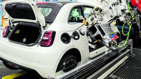 La guerra commerciale mette a repentaglio lo 0,7% del Pil europeo