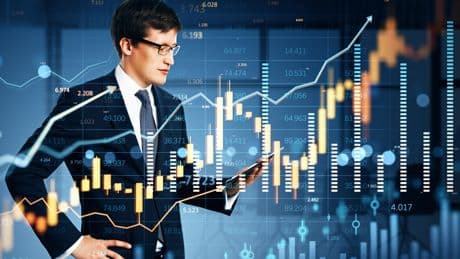 Bourse : après une performance irréelle de 182,5% en juillet sur leur microportefeuille d’actions, les analystes de Portzamparc parient en août sur une valeur énergétique bretonne et un promoteur normand