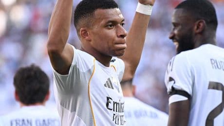 Mbappé apuesta por el '10' y deja vacante el '9' en el Real Madrid