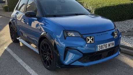 Nos subimos en el futuro de Alpine: Compacto, electrizantemente divertido y con mucha personalidad