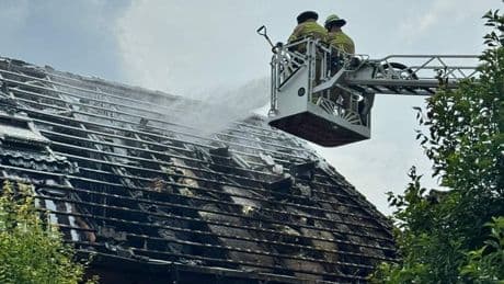 Hausbrand in Niedersachsen - Bewohnerin stirbt in den Flammen
