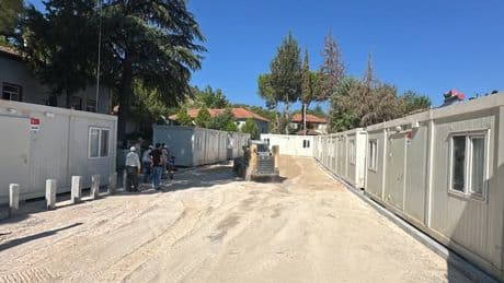 Depremin yaraları sarılıyor: Konteyner kurulumu tamamlandı