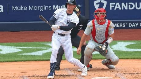 Yankees’ new third baseman Ryan McMahon dazzles at plate and in field in badly needed win over Phillies