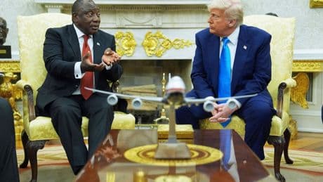 International: "Genozid"-Vorwurf: Trump führt Südafrikas Präsidenten vor