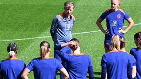 Het EK nadert: Oranje-voetbalsters beginnen in Zeist aan voorbereiding