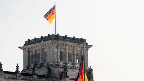 Fast zwei Drittel der Deutschen bangen laut Umfrage um Demokratie