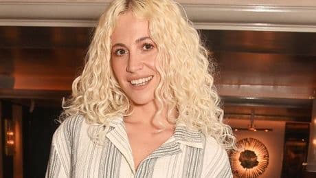 Pixie Lott pregnant with second child as she makes huge announcement on stage
