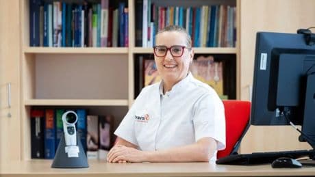 Dermatoloog Annemie bokst elke dag op tegen TikTok-claims en Facebookfabels: ’Deze kunnen levens kosten’