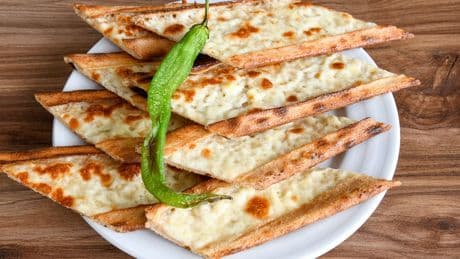 Gıdada yeni düzenleme: Tost ve pidede “kaşarlı” dönemi sona eriyor