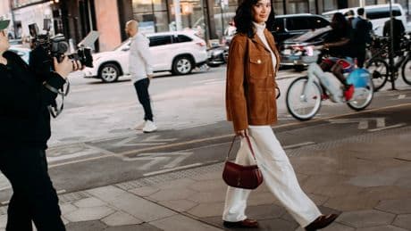 Los pantalones blancos de Mango perfectos para tu armario de primavera: cómodos, elegantes y por menos de 18 euros