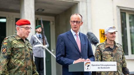 Bundeswehr: Besucherrekord bei Tag der Bundeswehr – Kanzler Merz kündigt regelmäßige Truppenbesuche an