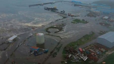 Pazifik: Tsunami trifft Russlands Ostküste nach Erdbeben der Stärke 8,7 – Warnungen für Hawaii und Japan