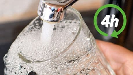 Diese 4‑Stunden-Regel schützt Sie – und fast niemand kennt sie beim Wassertrinken