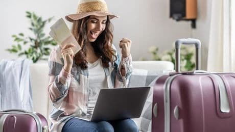 Travel expert says never book a holiday without your mobile phone