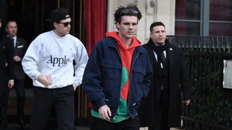 Beckham-Familienstreit: Nach säuseligem Liebesposting: Cruz Beckham nimmt seinen Bruder Brooklyn Maß